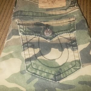 TRUE RELIGION CAMO JEANS
